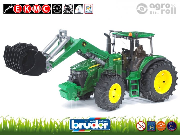 John Deere 7930 homlokrakodóval -  BRUDER 