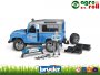 Land Rover Defender rendőrségi Pick-Up terepjáró + rendőr - BRUDER